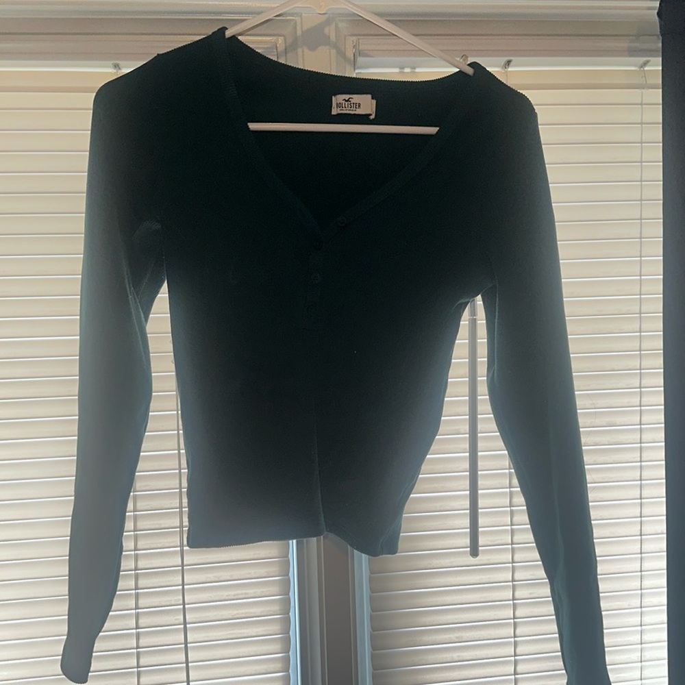 dark green hollister long sleeve